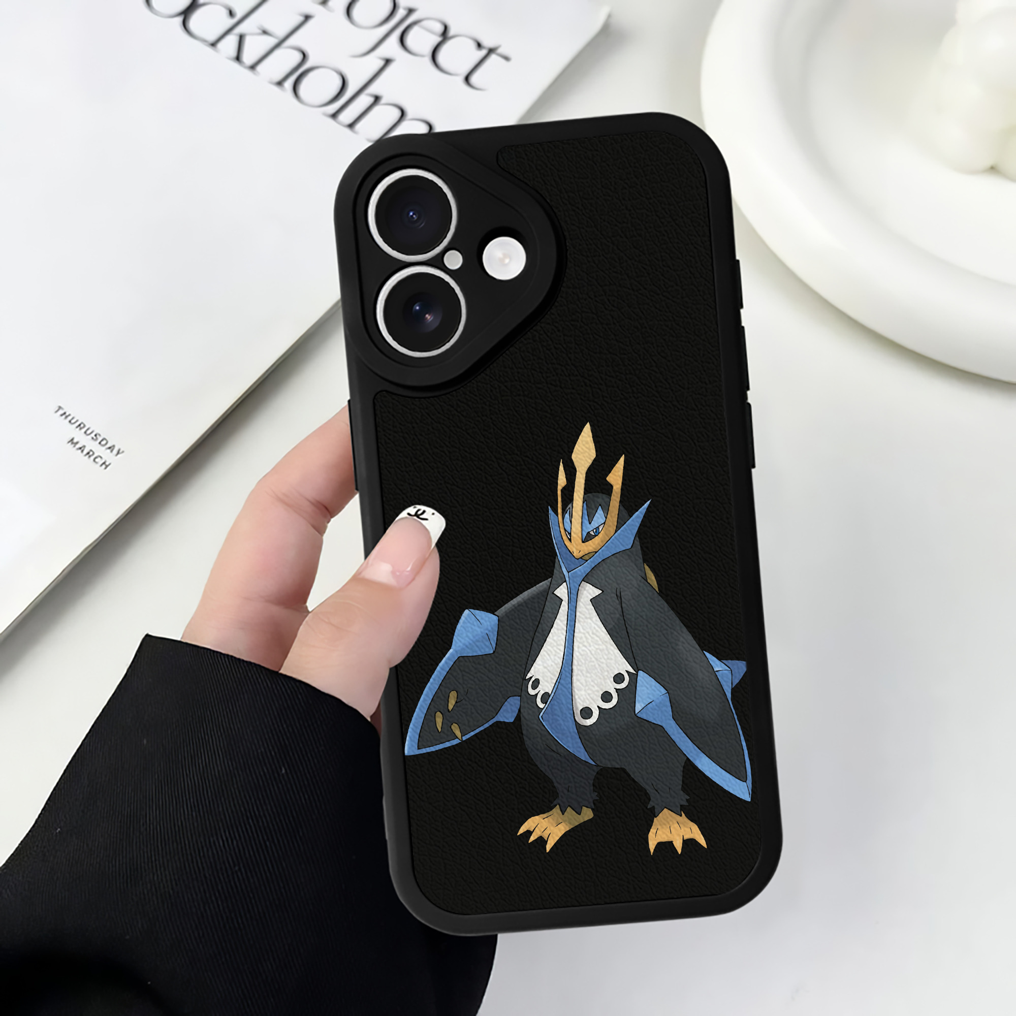 （画像用） ポケットモンスター Pokémon 【iPhone 16シリーズ対応】シリコンスマホケース（レザー調） 材質：シリコン